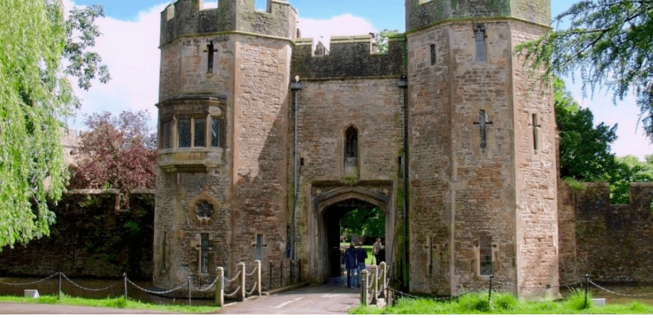 UK Gardens < The Bishop's Palace