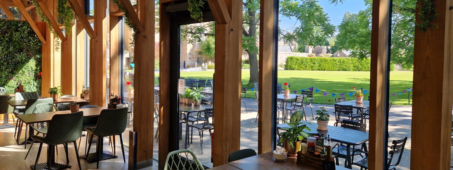 The Bishop’s Table Café – restaurant and café in Wells with locally sourced lunches and views of The Bishop’s Palace croquet lawn.