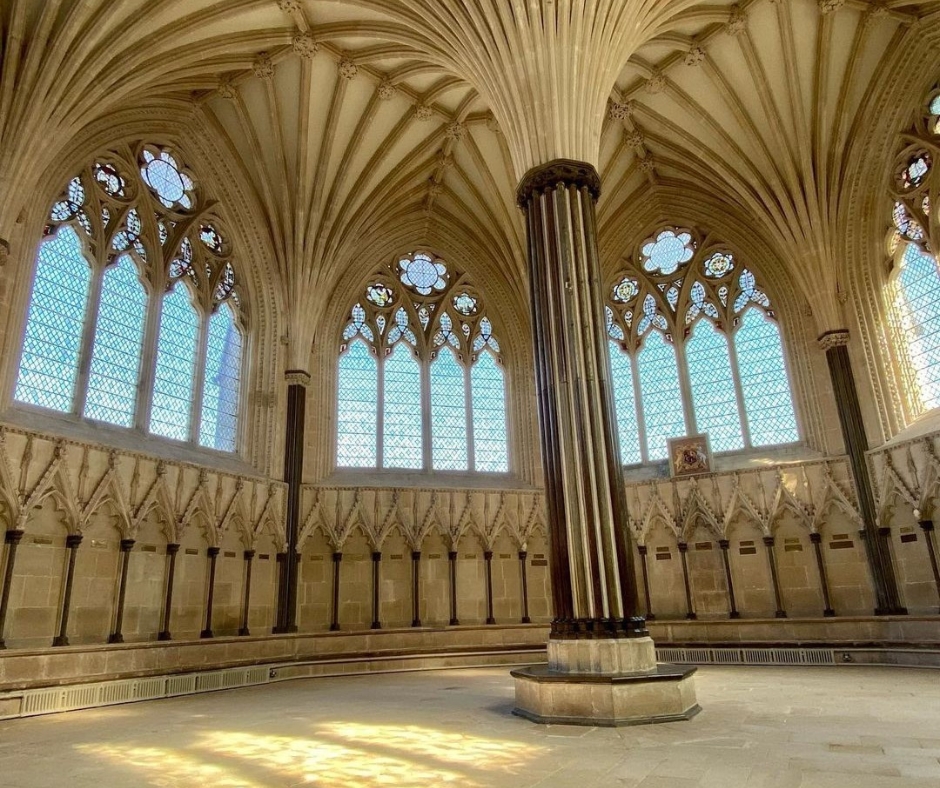 Wells Cathedral (1) Interior of Wells Cathedral Chapter House.
